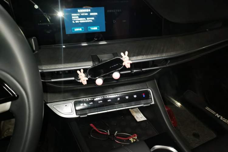Used CHANGAN Eado 2023 Changan Edition PLUS Blue Whale NE 1.4T GDI DCT Prestige Version Audio And AC Panel