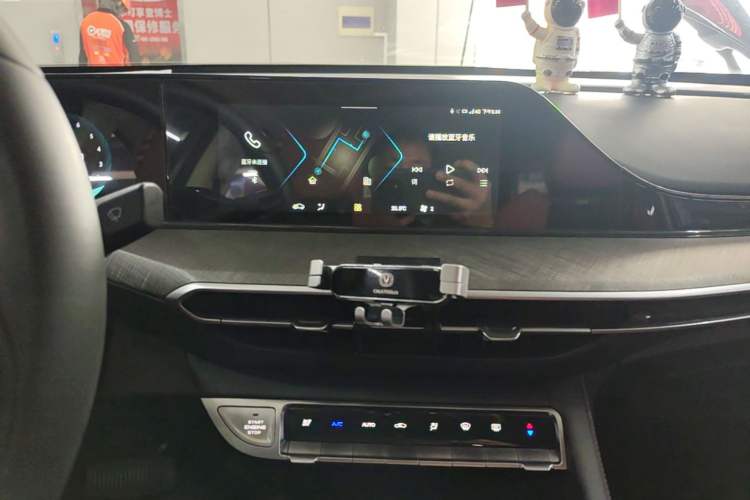Used CHANGAN Eado 2023 Changan Edition PLUS Blue Whale NE 1.4T GDI DCT Prestige Version Audio And AC Panel