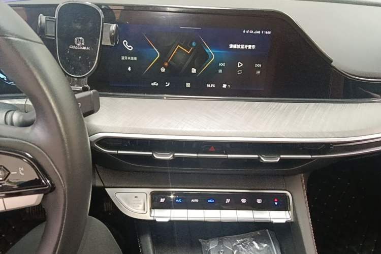 Used CHANGAN Eado 2023 Changan Edition PLUS Blue Whale NE 1.4T GDI DCT Prestige Version Audio And AC Panel