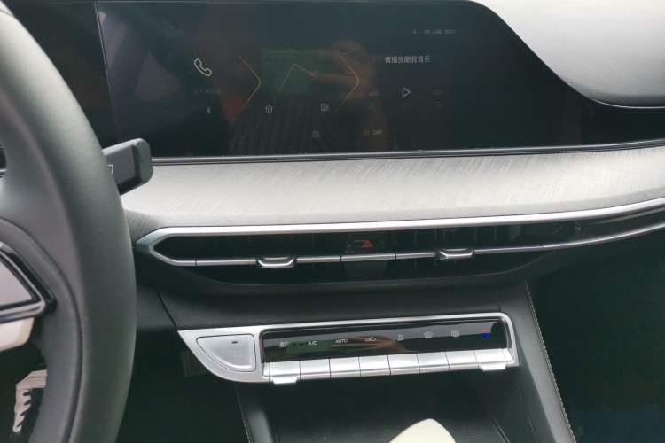 Used CHANGAN Eado 2023 Changan Edition PLUS Blue Whale NE 1.4T GDI DCT Prestige Version Audio And AC Panel