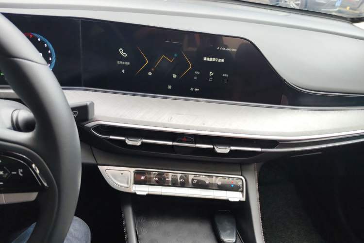 Used CHANGAN Eado 2023 Changan Edition PLUS Blue Whale NE 1.4T GDI DCT Prestige Version Audio And AC Panel