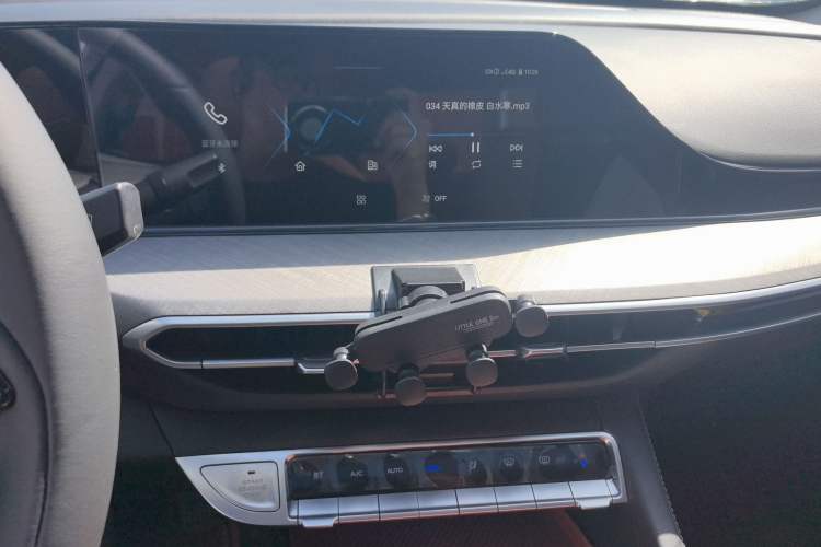 Used CHANGAN Eado 2023 Changan Edition PLUS Blue Whale NE 1.4T GDI DCT Prestige Version Audio And AC Panel