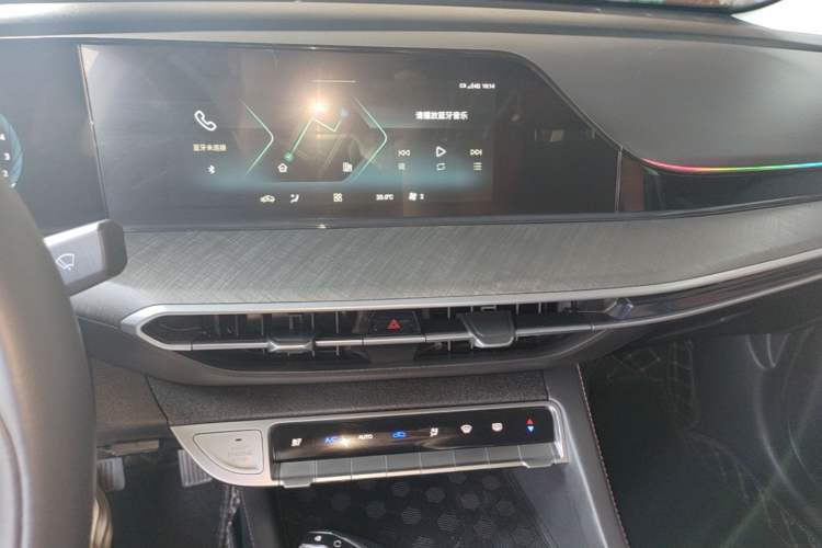 Used CHANGAN Eado 2023 Changan Edition PLUS Blue Whale NE 1.4T GDI DCT Prestige Version Audio And AC Panel