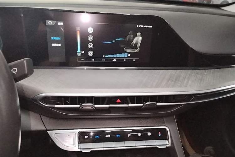 Used CHANGAN Eado 2023 Changan Edition PLUS Blue Whale NE 1.4T GDI DCT Prestige Version Audio And AC Panel
