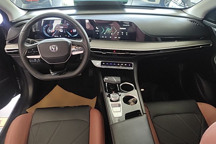 Used CHANGAN Eado 2023 Changan Edition PLUS Blue Whale NE 1.4T GDI DCT Prestige Version Center Console