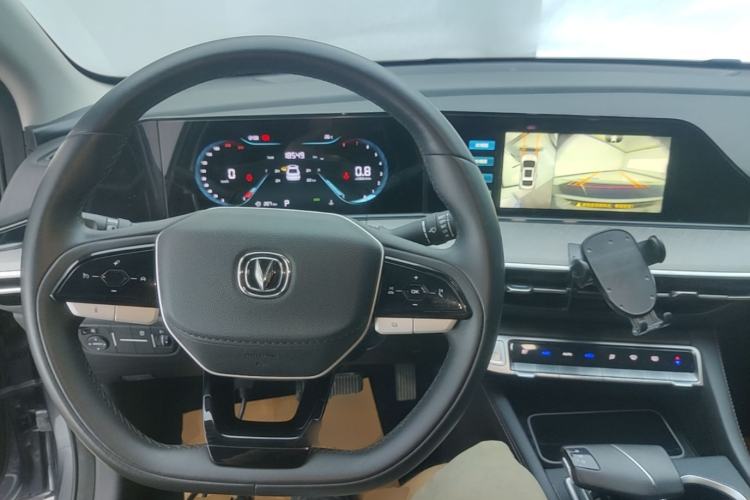 Used CHANGAN Eado 2023 Changan Edition PLUS Blue Whale NE 1.4T GDI DCT Prestige Version Center Console