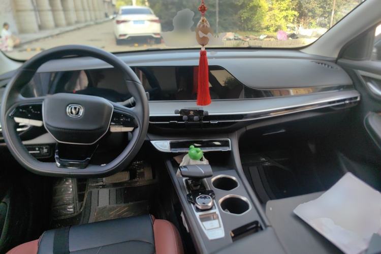 Used CHANGAN Eado 2023 Changan Edition PLUS Blue Whale NE 1.4T GDI DCT Prestige Version Center Console