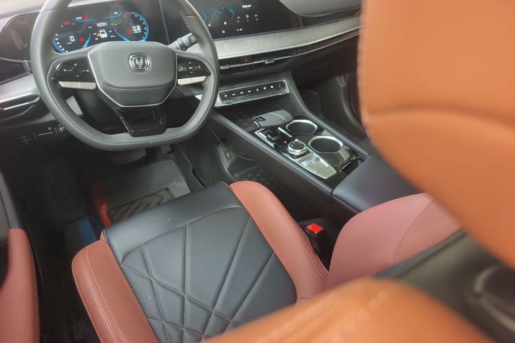 Used CHANGAN Eado 2023 Changan Edition PLUS Blue Whale NE 1.4T GDI DCT Prestige Version Center Console