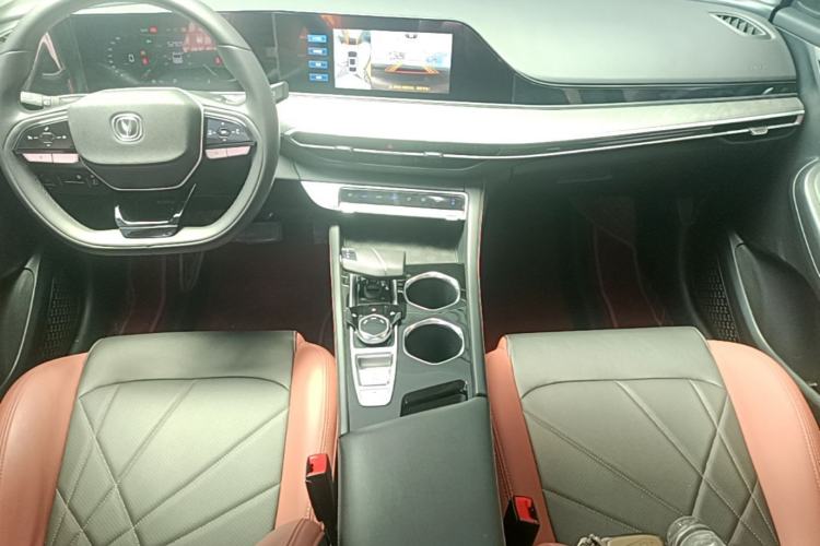 Used CHANGAN Eado 2023 Changan Edition PLUS Blue Whale NE 1.4T GDI DCT Prestige Version Center Console