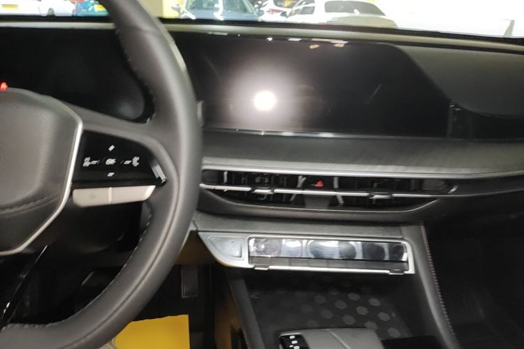 Used CHANGAN Eado 2023 Changan Edition PLUS Blue Whale NE 1.4T GDI DCT Prestige Version Center Console