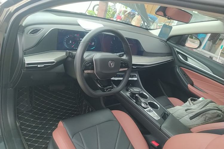 Used CHANGAN Eado 2023 Changan Edition PLUS Blue Whale NE 1.4T GDI DCT Prestige Version Center Console