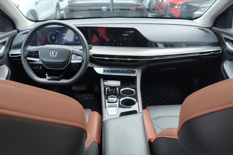 Used CHANGAN Eado 2023 Changan Edition PLUS Blue Whale NE 1.4T GDI DCT Prestige Version Center Console