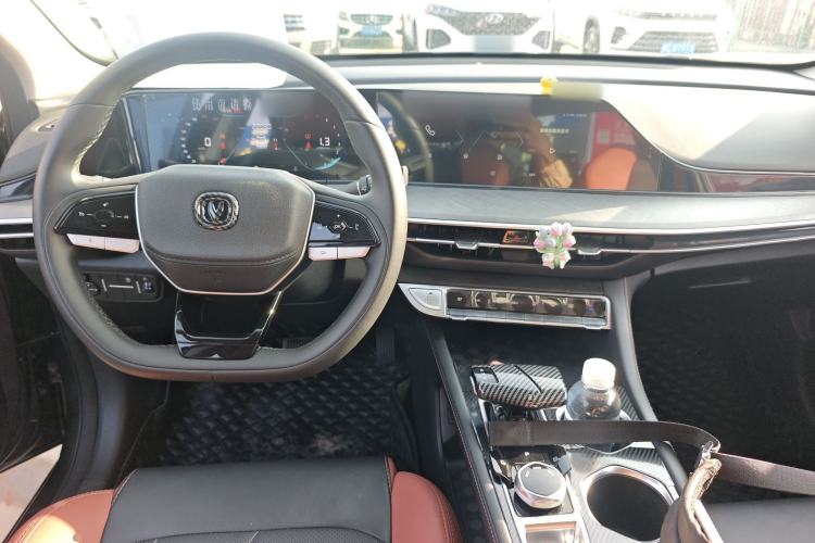 Used CHANGAN Eado 2023 Changan Edition PLUS Blue Whale NE 1.4T GDI DCT Prestige Version Center Console