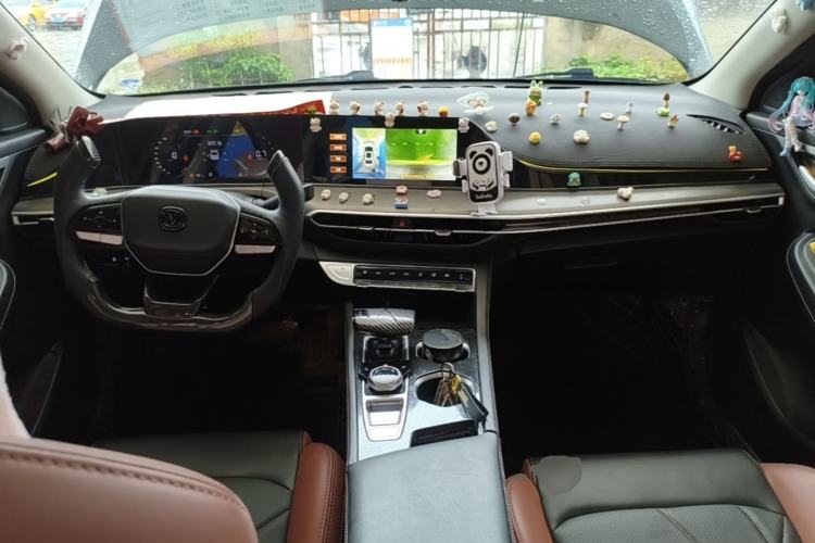 Used CHANGAN Eado 2023 Changan Edition PLUS Blue Whale NE 1.4T GDI DCT Prestige Version Center Console