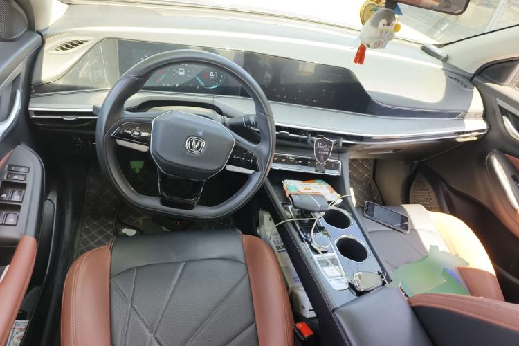 Used CHANGAN Eado 2023 Changan Edition PLUS Blue Whale NE 1.4T GDI DCT Prestige Version Center Console