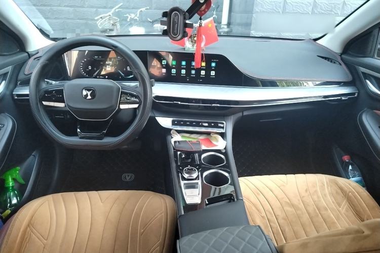 Used CHANGAN Eado 2023 Changan Edition PLUS Blue Whale NE 1.4T GDI DCT Prestige Version Center Console