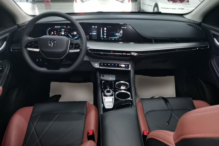 Used CHANGAN Eado 2023 Changan Edition PLUS Blue Whale NE 1.4T GDI DCT Prestige Version Center Console