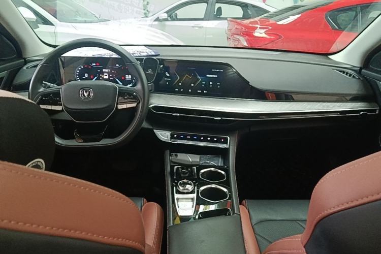 Used CHANGAN Eado 2023 Changan Edition PLUS Blue Whale NE 1.4T GDI DCT Prestige Version Center Console