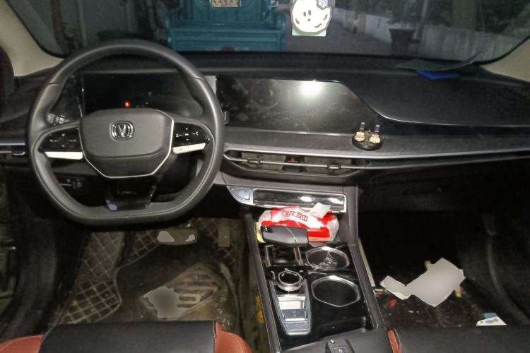 Used CHANGAN Eado 2023 Changan Edition PLUS Blue Whale NE 1.4T GDI DCT Prestige Version Center Console