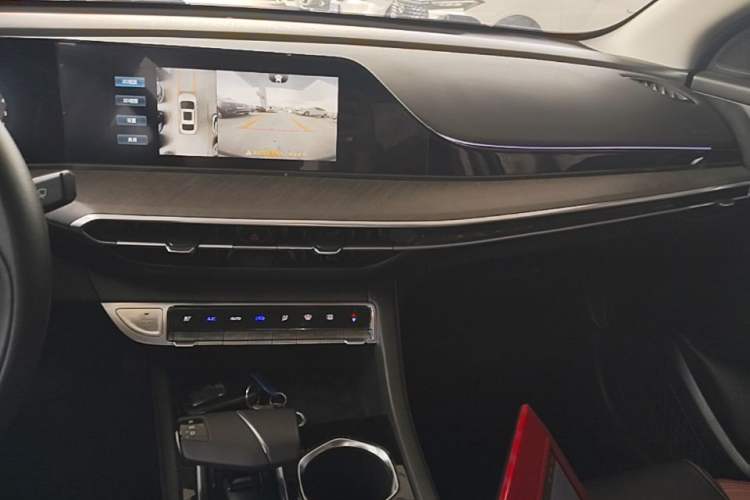 Used CHANGAN Eado 2023 Changan Edition PLUS Blue Whale NE 1.4T GDI DCT Prestige Version Center Console