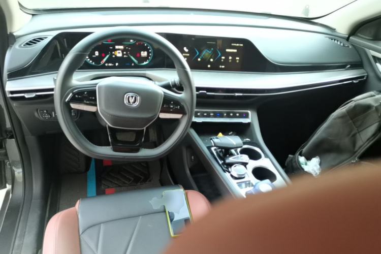 Used CHANGAN Eado 2023 Changan Edition PLUS Blue Whale NE 1.4T GDI DCT Prestige Version Center Console