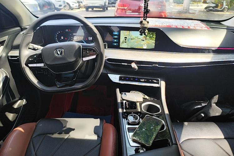 Used CHANGAN Eado 2023 Changan Edition PLUS Blue Whale NE 1.4T GDI DCT Prestige Version Center Console