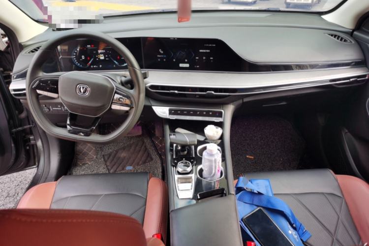 Used CHANGAN Eado 2023 Changan Edition PLUS Blue Whale NE 1.4T GDI DCT Prestige Version Center Console