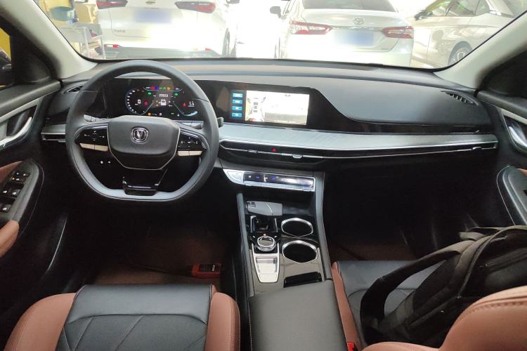Used CHANGAN Eado 2023 Changan Edition PLUS Blue Whale NE 1.4T GDI DCT Prestige Version Center Console