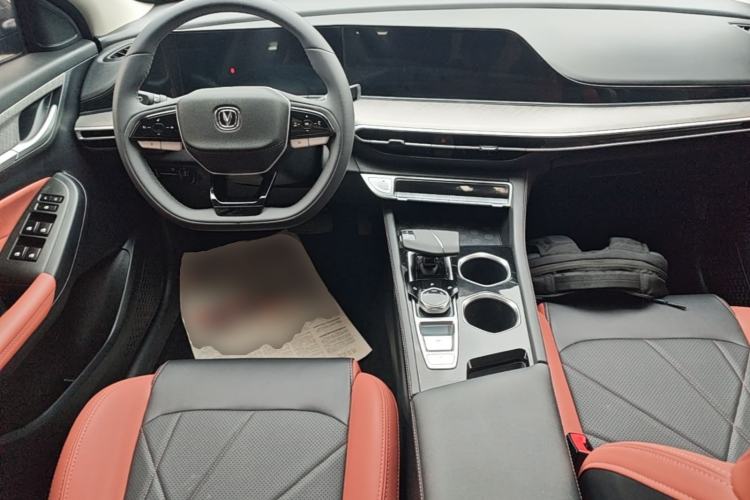 Used CHANGAN Eado 2023 Changan Edition PLUS Blue Whale NE 1.4T GDI DCT Prestige Version Center Console