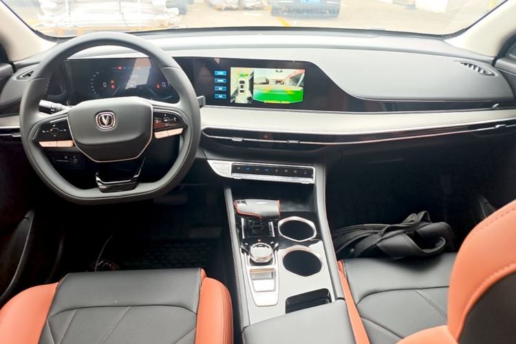 Used CHANGAN Eado 2023 Changan Edition PLUS Blue Whale NE 1.4T GDI DCT Prestige Version Center Console