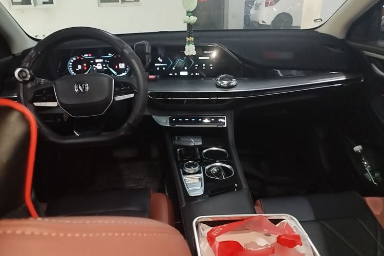 Used CHANGAN Eado 2023 Changan Edition PLUS Blue Whale NE 1.4T GDI DCT Prestige Version Center Console