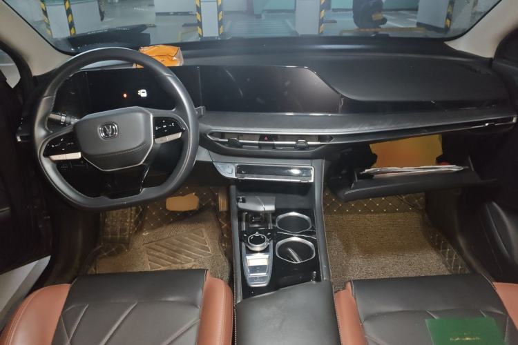 Used CHANGAN Eado 2023 Changan Edition PLUS Blue Whale NE 1.4T GDI DCT Prestige Version Center Console