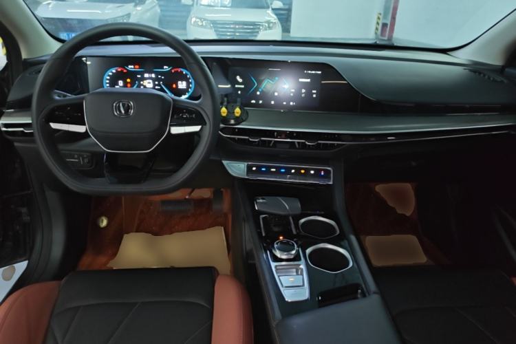 Used CHANGAN Eado 2023 Changan Edition PLUS Blue Whale NE 1.4T GDI DCT Prestige Version Center Console