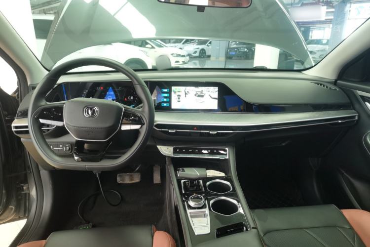 Used CHANGAN Eado 2023 Changan Edition PLUS Blue Whale NE 1.4T GDI DCT Prestige Version Center Console