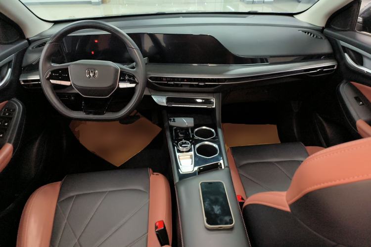 Used CHANGAN Eado 2023 Changan Edition PLUS Blue Whale NE 1.4T GDI DCT Prestige Version Center Console
