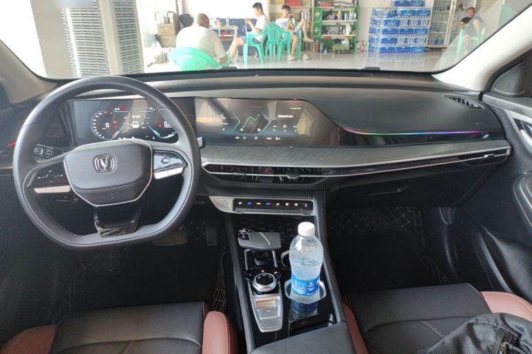 Used CHANGAN Eado 2023 Changan Edition PLUS Blue Whale NE 1.4T GDI DCT Prestige Version Center Console