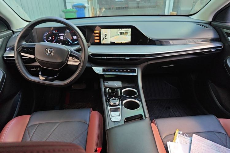 Used CHANGAN Eado 2023 Changan Edition PLUS Blue Whale NE 1.4T GDI DCT Prestige Version Center Console