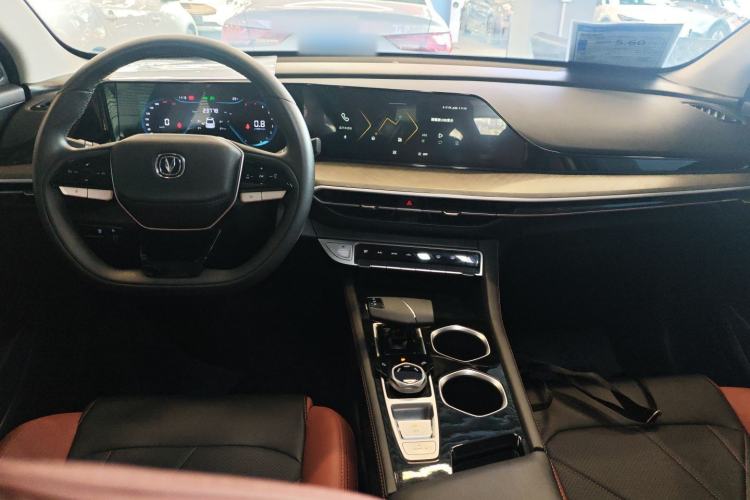 Used CHANGAN Eado 2023 Changan Edition PLUS Blue Whale NE 1.4T GDI DCT Prestige Version Center Console
