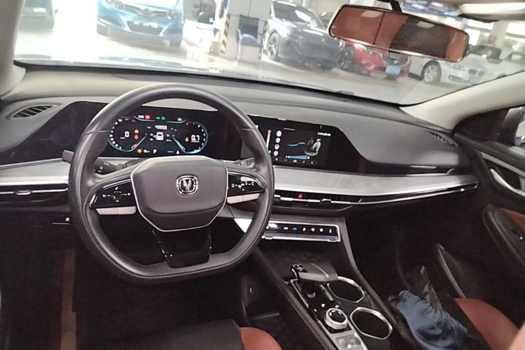 Used CHANGAN Eado 2023 Changan Edition PLUS Blue Whale NE 1.4T GDI DCT Prestige Version Center Console