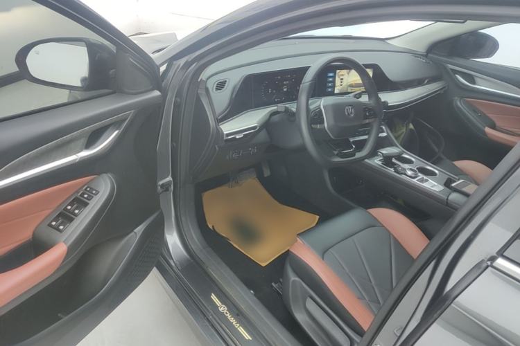 Used CHANGAN Eado 2023 Changan Edition PLUS Blue Whale NE 1.4T GDI DCT Prestige Version Driver Seat