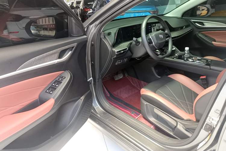Used CHANGAN Eado 2023 Changan Edition PLUS Blue Whale NE 1.4T GDI DCT Prestige Version Driver Seat