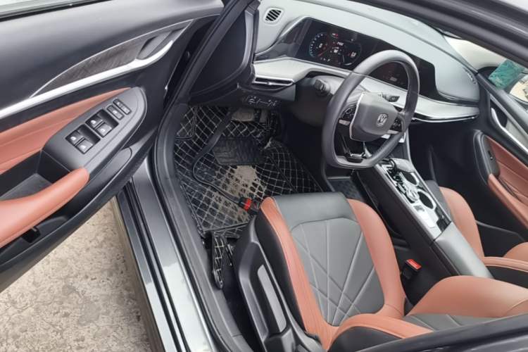 Used CHANGAN Eado 2023 Changan Edition PLUS Blue Whale NE 1.4T GDI DCT Prestige Version Driver Seat
