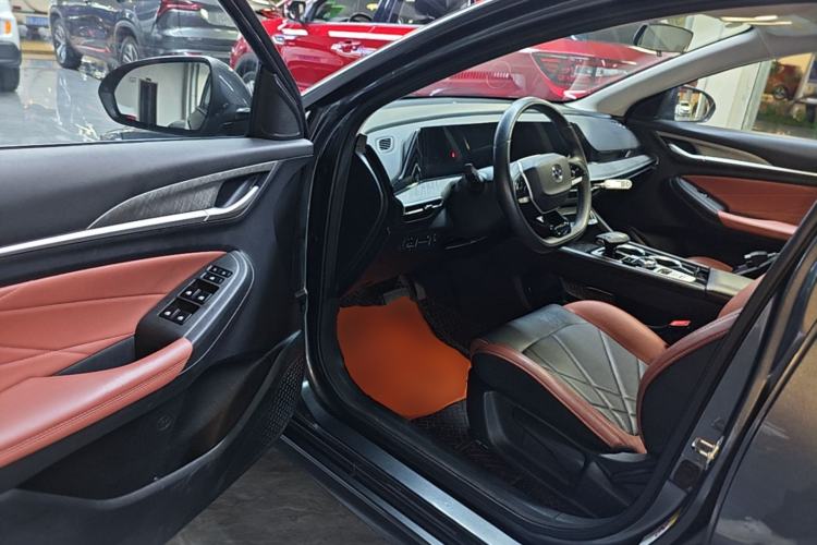 Used CHANGAN Eado 2023 Changan Edition PLUS Blue Whale NE 1.4T GDI DCT Prestige Version Driver Seat