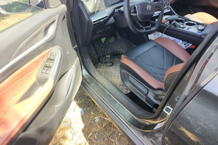 Used CHANGAN Eado 2023 Changan Edition PLUS Blue Whale NE 1.4T GDI DCT Prestige Version Driver Seat