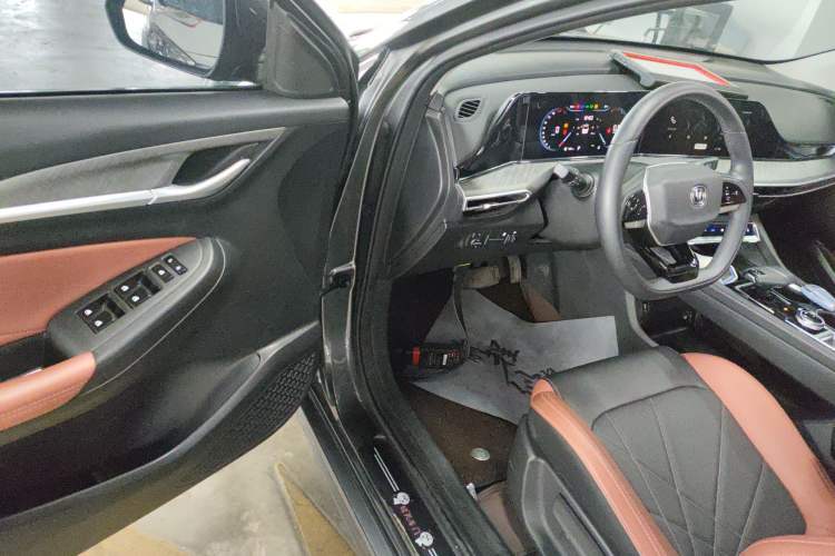 Used CHANGAN Eado 2023 Changan Edition PLUS Blue Whale NE 1.4T GDI DCT Prestige Version Driver Seat