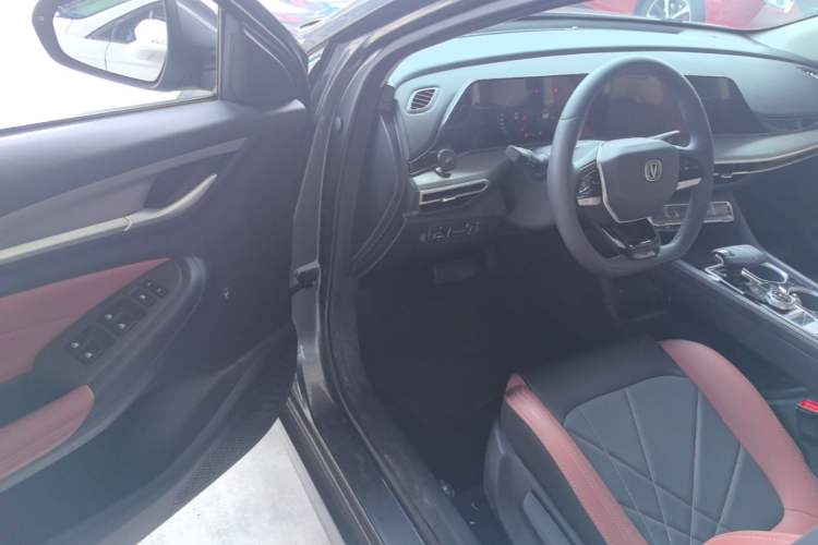 Used CHANGAN Eado 2023 Changan Edition PLUS Blue Whale NE 1.4T GDI DCT Prestige Version Driver Seat