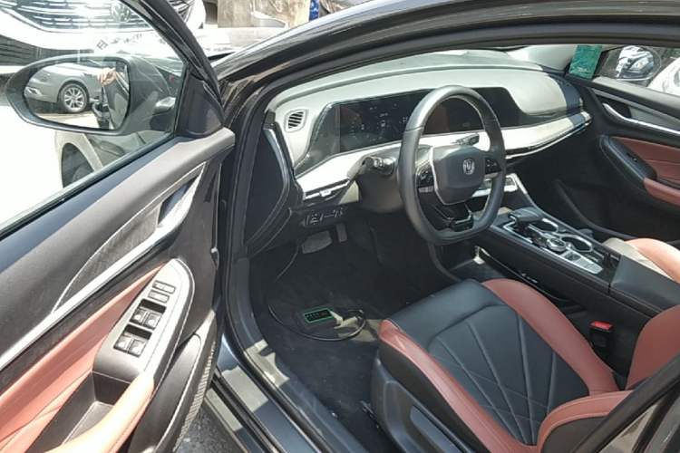 Used CHANGAN Eado 2023 Changan Edition PLUS Blue Whale NE 1.4T GDI DCT Prestige Version Driver Seat