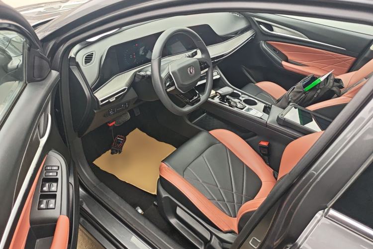 Used CHANGAN Eado 2023 Changan Edition PLUS Blue Whale NE 1.4T GDI DCT Prestige Version Driver Seat