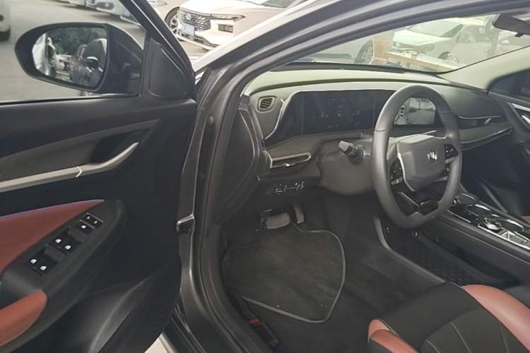 Used CHANGAN Eado 2023 Changan Edition PLUS Blue Whale NE 1.4T GDI DCT Prestige Version Driver Seat