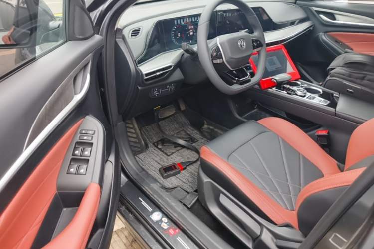 Used CHANGAN Eado 2023 Changan Edition PLUS Blue Whale NE 1.4T GDI DCT Prestige Version Driver Seat